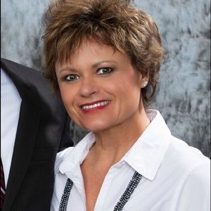 Meet your Posher, Carrie